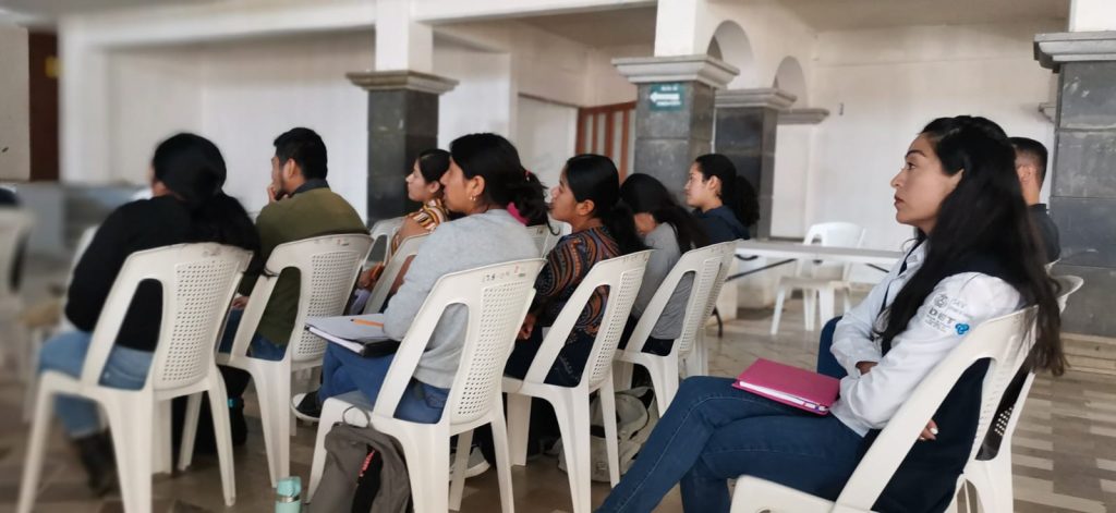 Capacitan en Marketing Turístico a prestadores de servicios de Zongolica