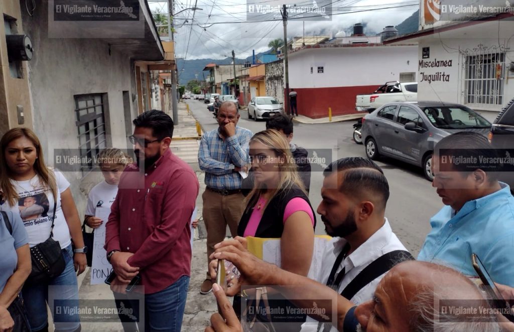 Con manifestación, exigen al Semefo de Orizaba entregar dos cuerpos