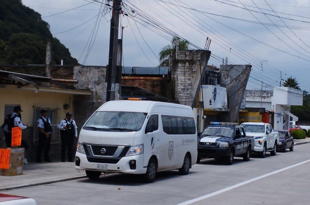 Asegura Policía Municipal de Orizaba a migrantes de Senegal y Honduras