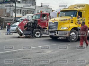 Choque de camiones generó cierre de circulación en la Autopista Orizaba - Puebla