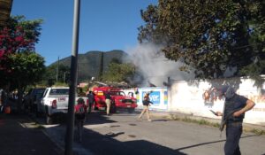 Se incendia vivienda en Nogales