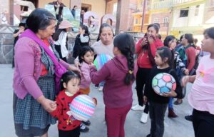 Dif de Tehuipango distribuye más de 1200 obsequios en el marco del Día de Reyes