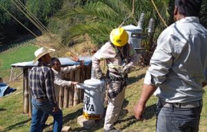 Revisará CFE contratos de servicio tras altos cobros en Atlahuilco