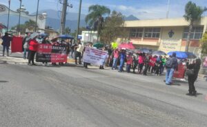 Protestan trabajadores del SETSUV ante negativa de aumento salarial: ganan apenas 182 pesos, mucho menos que el salario mínimo