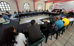 Alcaldesa de Rafael Delgado y docentes analizan acciones para mejorar la educación en el municipio
