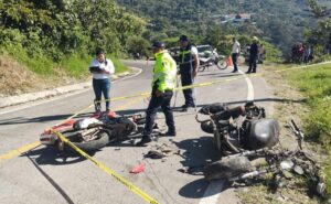 Choque de 2 motocicletas en Zongolica, deja a una persona seriamente lesionada