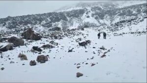 Se extravía grupo de alpinistas en el Pico de Orizaba; una muere