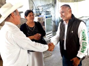 Integrantes de la Unión Ganadera de Zongolica reciben a Benito Aguas Atlahua, candidato de la coalición morena-pt-pvem a la Diputación Federal del Distrito 18