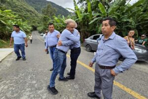 Autoridades Municipales de Zongolica inauguran la rehabilitación de Camino Rural en Axalpa 