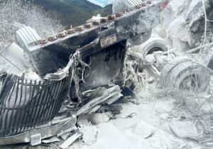 Mueren padre e hijo durante accidente en Maltrata 