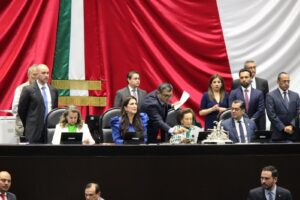 Rinden protesta los 500 diputados federales, entre ellos Benito Aguas Atlahua 