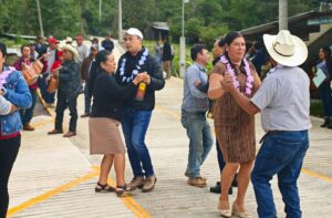 Inauguran pavimentación y alumbrado público en Tenexapa, Xoxocotla