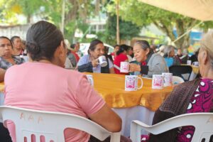 Festejan en Rafael Delgado el Día del Adulto Mayor 