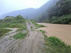 Graves afectaciones están dejando lluvias en la región de Zongolica