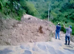 Graves afectaciones están dejando lluvias en la región de Zongolica