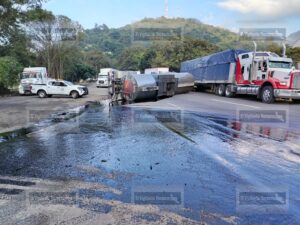 Derrame de combustoleo ocasionó suspensión de clases y movilización de cuerpos de emergencia en Nogales