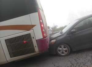 Choque provoca caos en Cumbres de Acultzingo