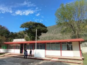 impermeabilizar más aulas de la Escuela primaria Venustiano Carranza