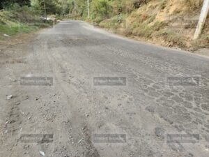 Esperan reparación de la carretera Magueyes - Atzizintla, usada como vía alterna