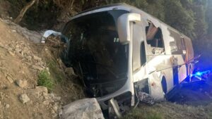 Se accidentan maestros en la autopista Orizaba-Puebla