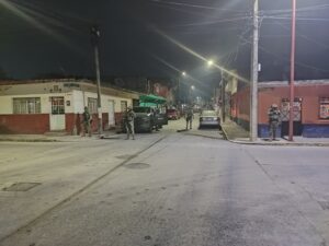 Abandonan restos humanos embolsados en Río Blanco