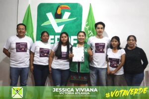 Jessica Viviana Victoria Atlahua continúa recorriendo las comunidades de Zongolica