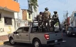 Enfrentamiento deja a por lo menos 2 agentes de la FGR muertos en Boca del Río
