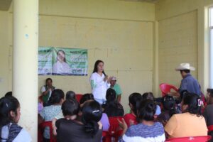 Candidata del PVEM a la alcaldía de Zongolica llega a la comunidad de Tecoxco, Ixpaluca y Laguna Ixpaluca