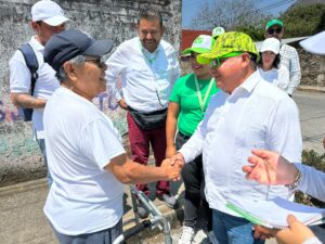 Memo Mejía recibe respaldo ciudadano en recorrido por la Colonia Álamos