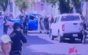 Enfrentamiento deja a por lo menos 2 agentes de la FGR muertos en Boca del Río