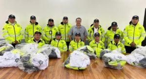 Personal de Tránsito y Vialidad Municipal de Zongolica recibe nuevos uniformes y calzado