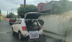 Abandonan camioneta con restos humanos de 3 personas en su interior