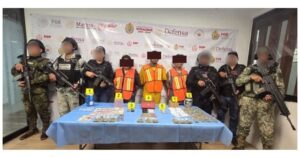 Federales y Estatales detienen a 2 hombres y 1 una mujer en Rafael Delgado