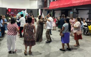 Los adultos mayores son también el pilar de las familias