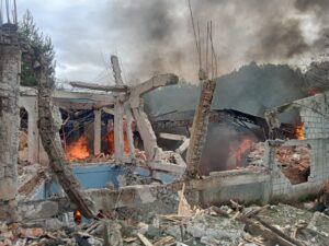 Explota pipa al interior de una ferretera en la localidad de Tlaltzala, municipio de Soledad Atzompa