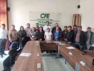 Alcaldesa de Astacinga líquida adeudo con CFE