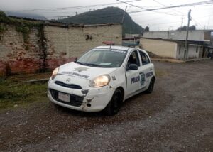 Muere al caerle encima la tapa de un registro de drenaje