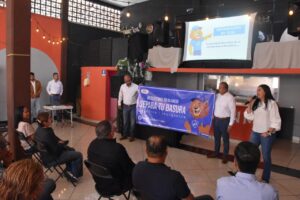 Toño May presenta proyecto para impulsar educación ambiental y manejo responsable de residuos a directivos escolares