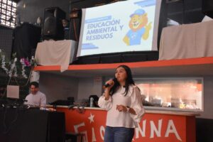 Toño May presenta proyecto para impulsar educación ambiental y manejo responsable de residuos a directivos escolares