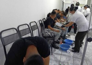 Intoxicación en cuartel de la Guardia Nacional deja más de 100 hospitalizados en Veracruz