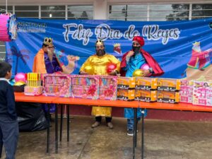 El Diputado Federal por Zongolica Jonathan Puertos Chimalhua, lleva sonrisas a comunidades apartadas del distrito. 