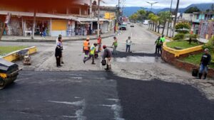 Ixhuatlancillo impulsa conectividad y desarrollo con rehabilitación vial estratégica