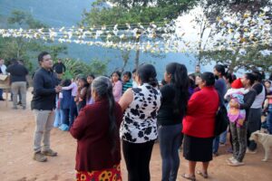 Reyes Magos llegan a las comunidades más alejadas de Zongolica 