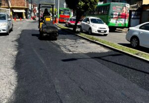 Avanza programa emergente de bacheo en Avenida Juárez de Nogales