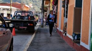 Zongolica respalda operativos de despeje de calles y banquetas